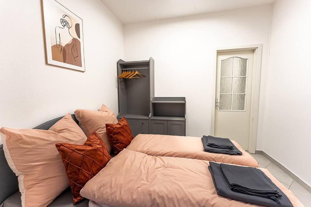 Loft Mit Billard-Tisch Und Ps4 Lejlighed Wuppertal Eksteriør billede